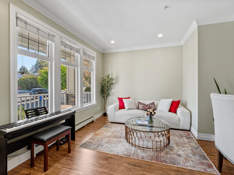 15595 Thrift Avenue, Surrey, BC, V4B 2L8 - 2