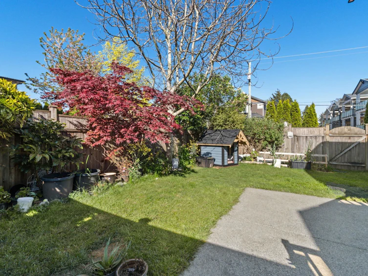 15595 Thrift Avenue, Surrey, BC, V4B 2L8 - 30