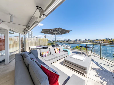 606-1288 Marinaside Crescent - 4