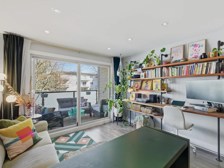 205-1864 Frances Street, Vancouver, BC, V5L 1Z7 - 2