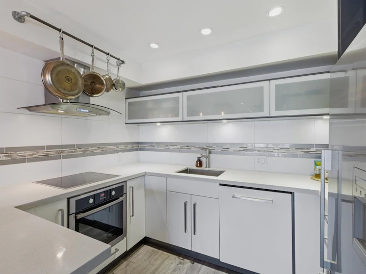 205-1864 Frances Street, Vancouver, BC, V5L 1Z7 - 13