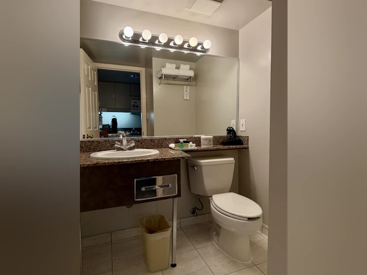 1808-838 Hamilton Street, Vancouver, BC, V6B 6A2 - 6