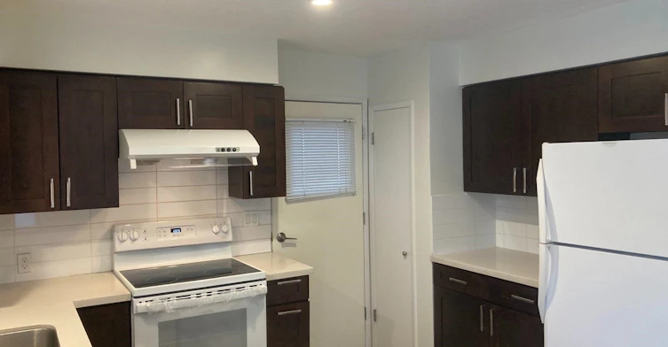 UPPER-5704 Dundas Street, Burnaby, BC, V5B 1B5 - 8