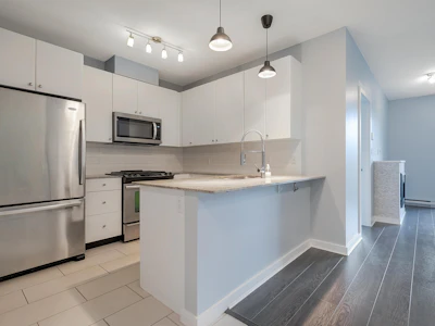 1007-280 Ross Drive - 4