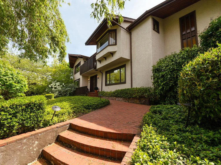 2296 W 32nd Avenue, Vancouver, BC, V6L 2B2