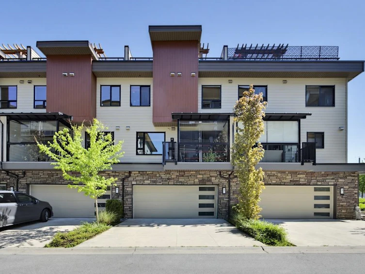 9-8567 204 Street, Langley, BC, V2Y 3R2