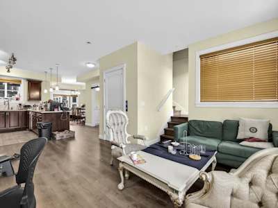 9-8567 204 Street - 3