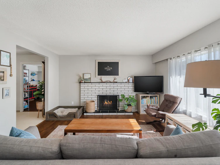 20255 Chatwin Avenue, Maple Ridge, BC, V2X 4G4 - 2
