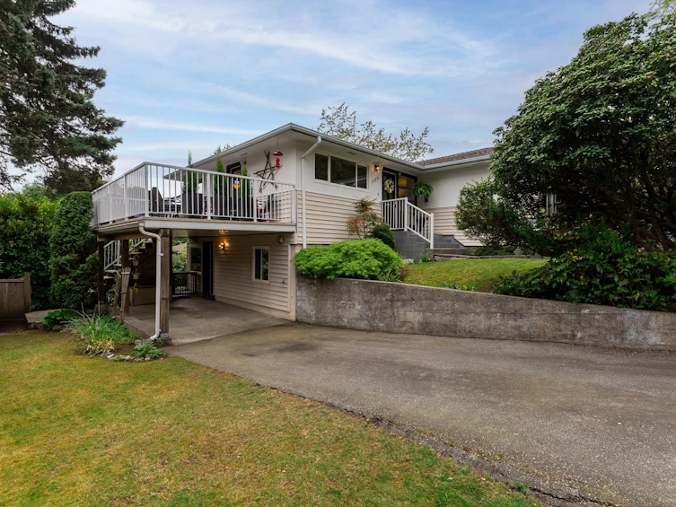 509 Granada Crescent, North Vancouver, BC, V7N 3A7 - 3