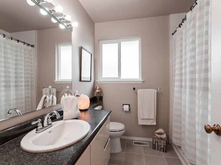 509 Granada Crescent, North Vancouver, BC, V7N 3A7 - 24