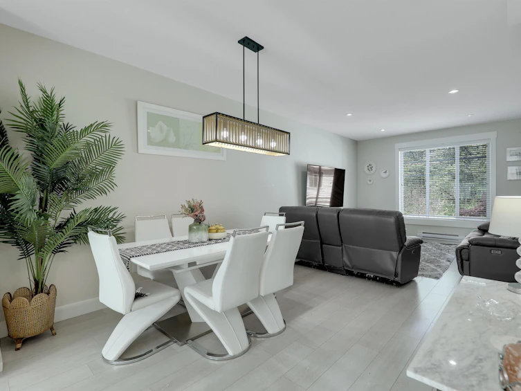 24-14499 64 Avenue, Surrey, BC, V3S 1X5 - 14