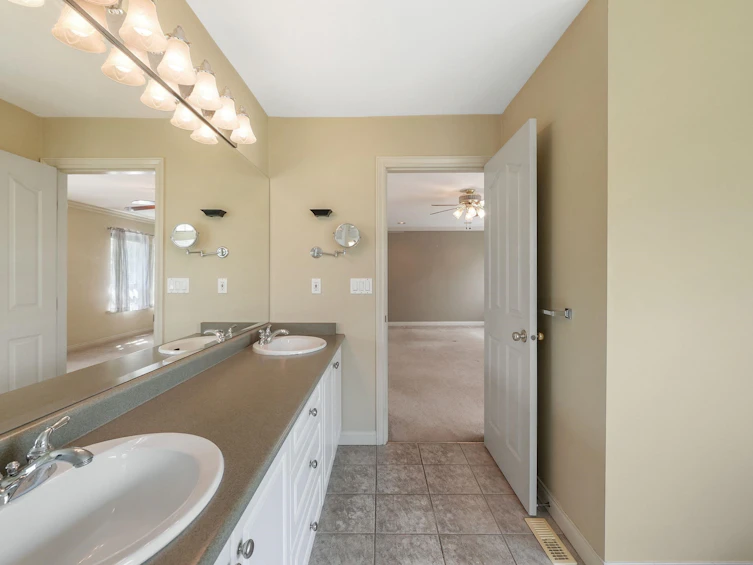 18202 69 Avenue, Surrey, BC, V3S 9H4 - 23
