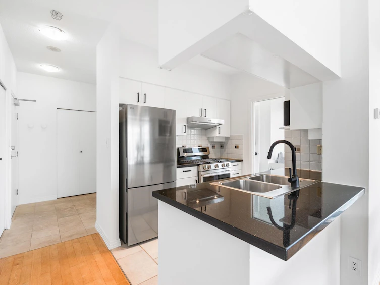 3605-1199 Marinaside Crescent, Vancouver, BC, V6Z 2Y2 - 8