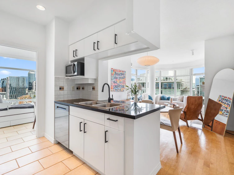 3605-1199 Marinaside Crescent, Vancouver, BC, V6Z 2Y2 - 3