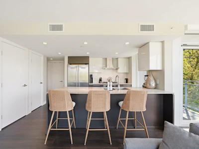 312-1618 Quebec Street - 5