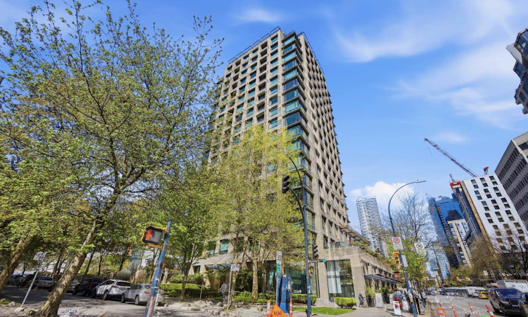 706-1003 Burnaby Street