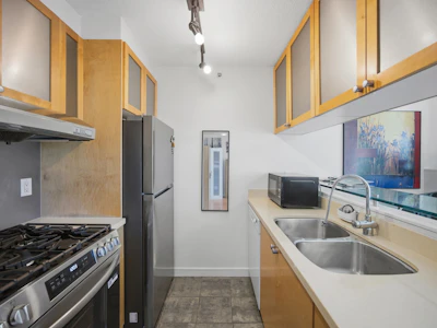 706-1003 Burnaby Street - 5