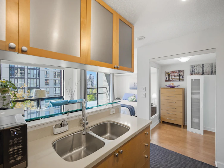 706-1003 Burnaby Street, Vancouver, BC, V6E 4R7 - 5