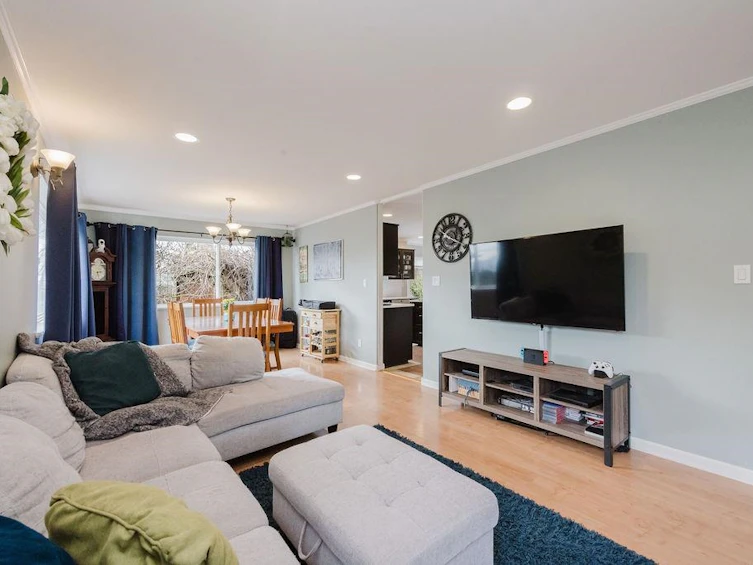 835 Aurora Way, Gibsons, BC, V0N 1V9 - 4