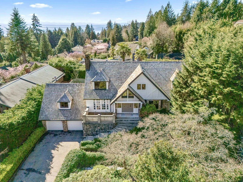 3047 Spencer Close, West Vancouver BC V7V 4R8