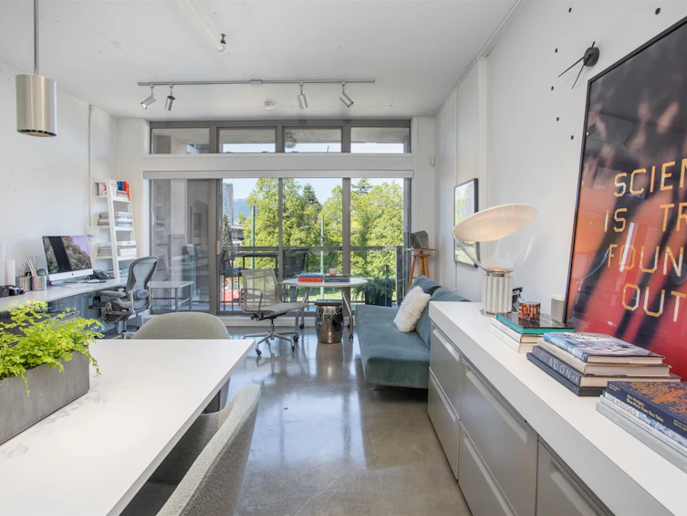 208-1529 W 6th Avenue, Vancouver, BC, V6J 1R1 - 2