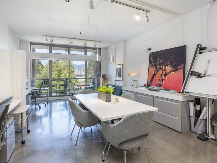 208-1529 W 6th Avenue, Vancouver, BC, V6J 1R1