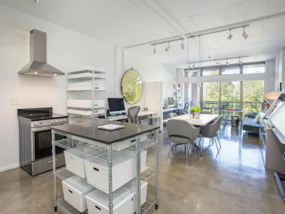 208-1529 W 6th Avenue - 3