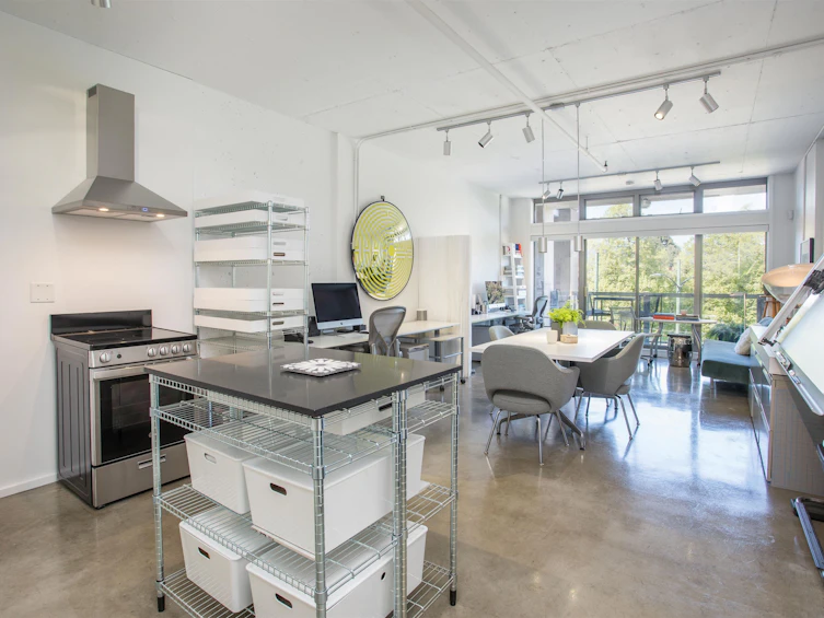 208-1529 W 6th Avenue, Vancouver, BC, V6J 1R1 - 3