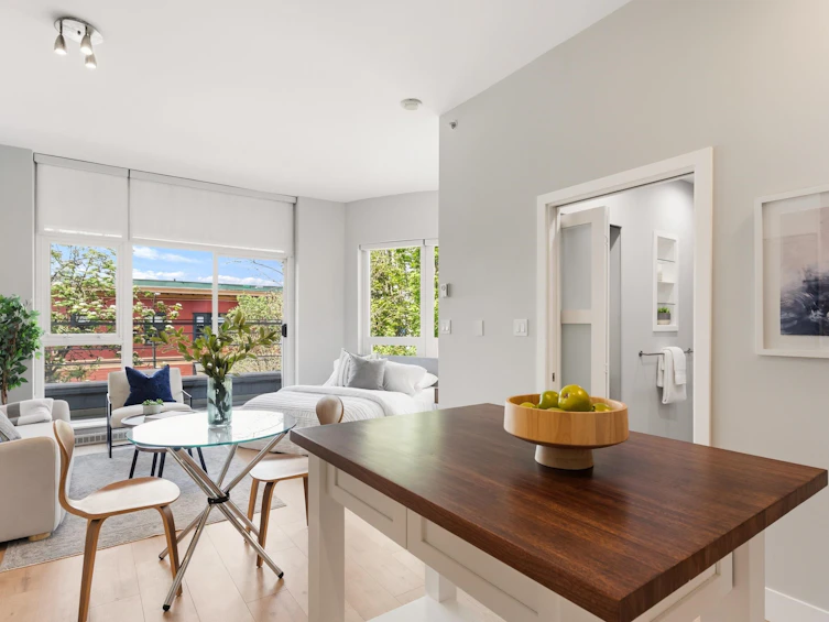 207-2288 W Broadway, Vancouver, BC, V6K 0B3 - 10