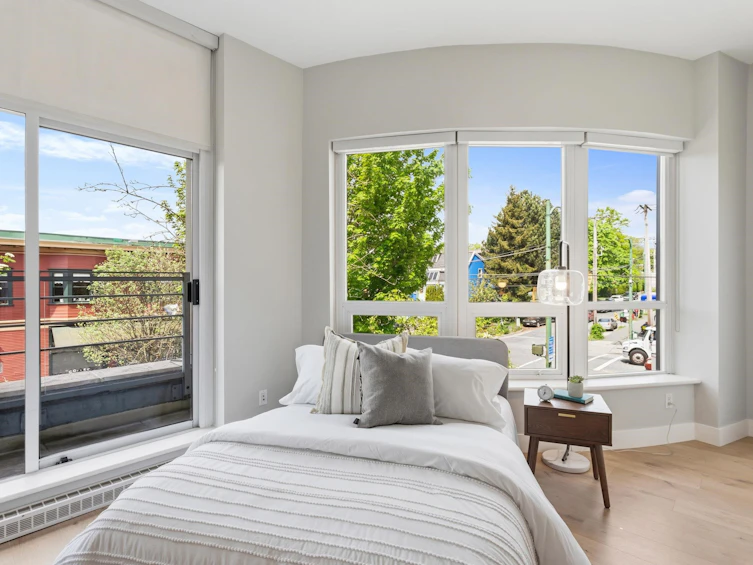 207-2288 W Broadway, Vancouver, BC, V6K 0B3 - 3