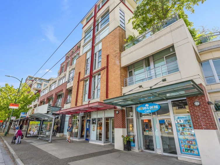 207-2288 W Broadway, Vancouver, BC, V6K 0B3 - 18