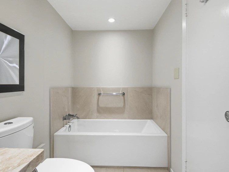 900-1685 W 14th Avenue, Vancouver, BC, V6J 2J3 - 27