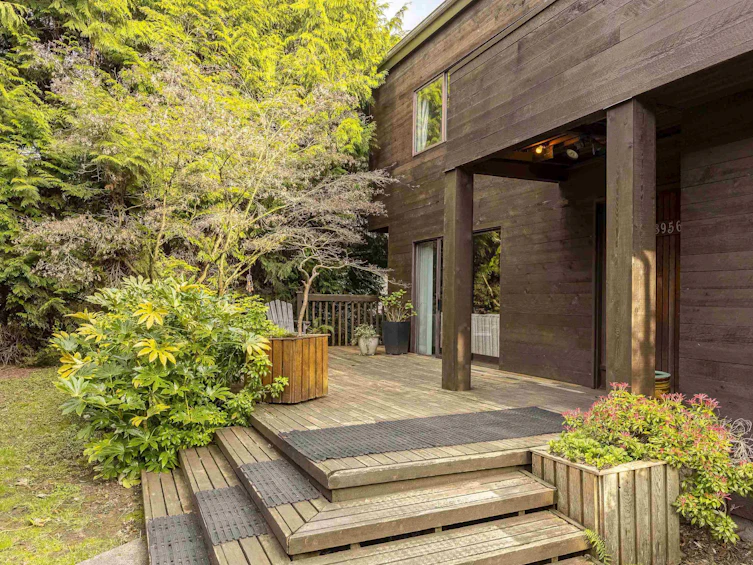 3956 W 38th Avenue, Vancouver, BC, V6N 2Y6 - 3