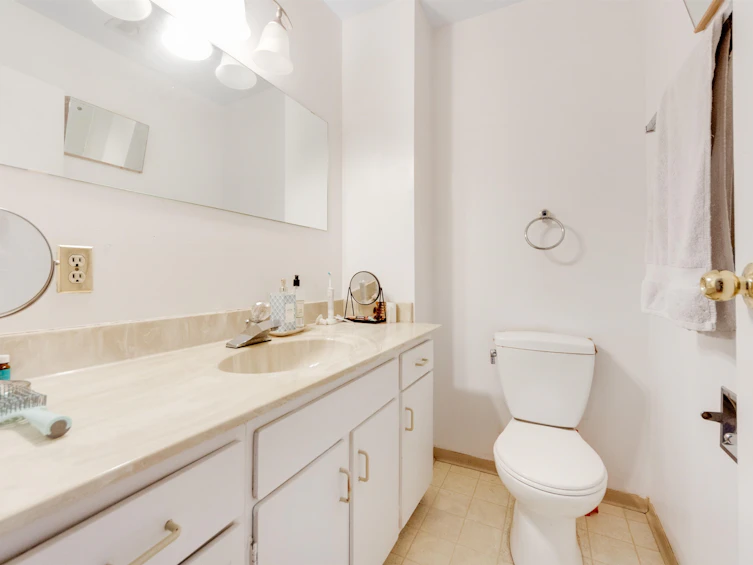 6884 Bromley Court, Burnaby, BC, V5B 4R4 - 15