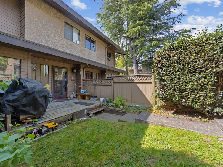 6884 Bromley Court, Burnaby, BC, V5B 4R4