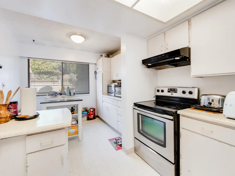 6884 Bromley Court, Burnaby, BC, V5B 4R4 - 14