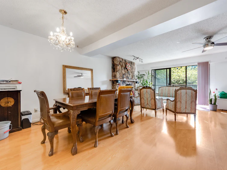 6884 Bromley Court, Burnaby, BC, V5B 4R4 - 6