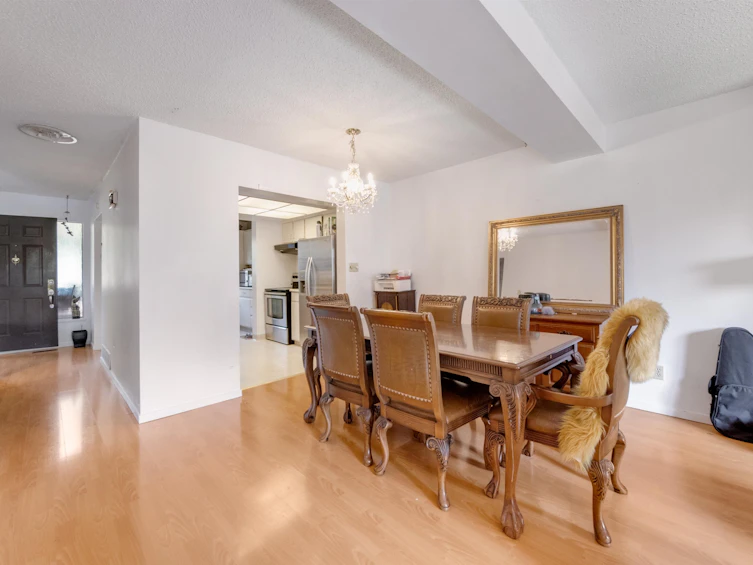 6884 Bromley Court, Burnaby, BC, V5B 4R4 - 9