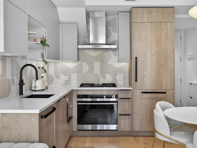 216-322 E 15th Avenue - 3