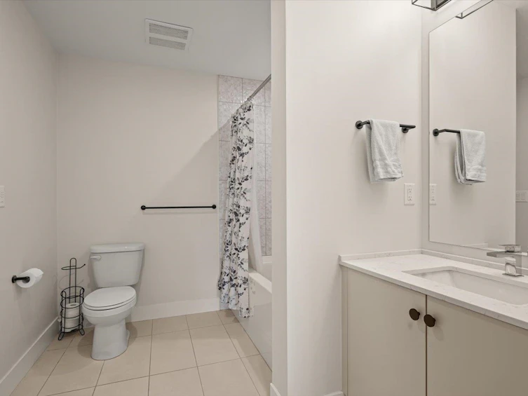 202-45511 Campus Drive, Chilliwack, BC, V2R 6K8 - 17
