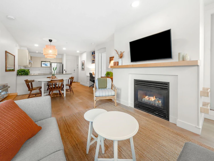 301-333 E 1st Street, North Vancouver, BC, V7L 4W9 - 3