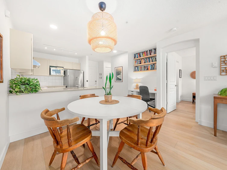 301-333 E 1st Street, North Vancouver, BC, V7L 4W9 - 9
