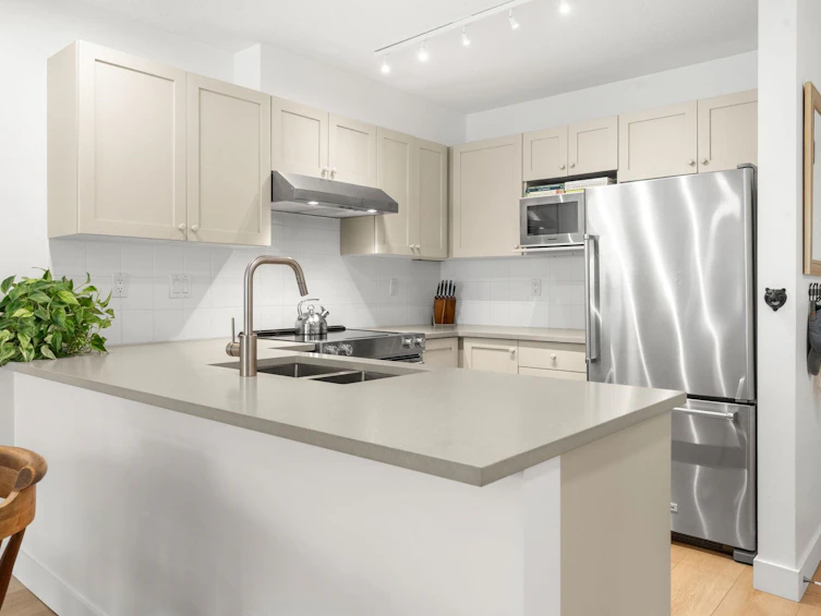 301-333 E 1st Street, North Vancouver, BC, V7L 4W9 - 10