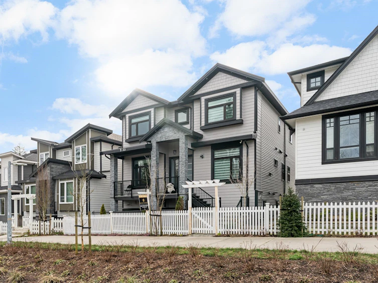 7133 206 Street, Langley, BC, V2Y 3J9