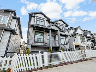 7133 206 Street - 3