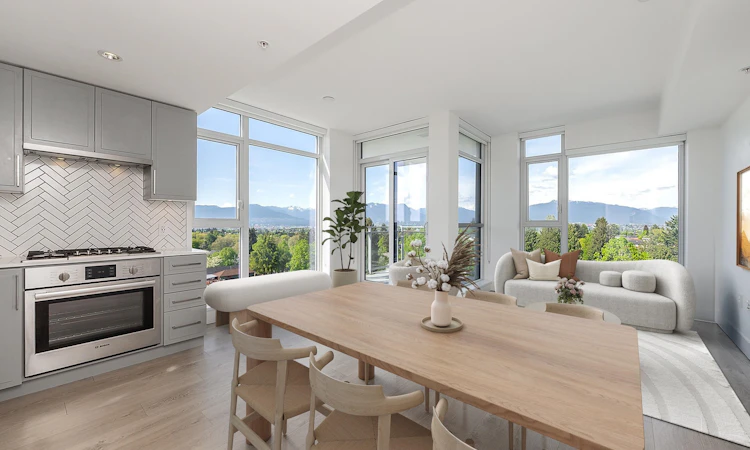807-2435 Kingsway