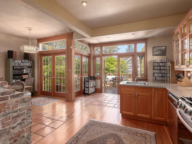 237 E 24th Avenue, Vancouver, BC, V5V 1Z7 - 8
