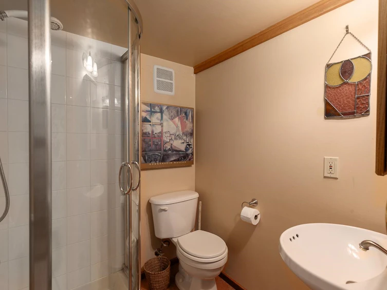 237 E 24th Avenue, Vancouver, BC, V5V 1Z7 - 29