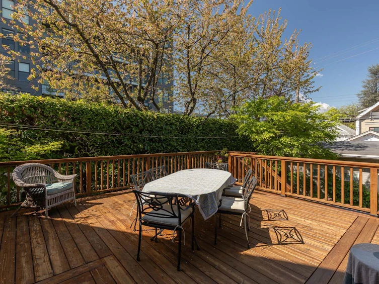 237 E 24th Avenue, Vancouver, BC, V5V 1Z7 - 24