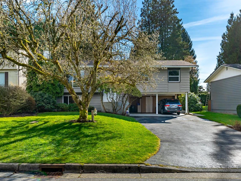 908 Stanton Avenue, Coquitlam BC V3J 4V2